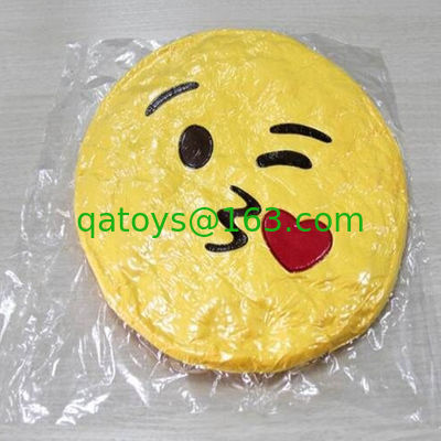 Almohada rellena redonda el dormir del bebé del Emoticon amarillo de Emoji para el uso en el hogar