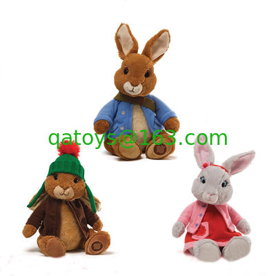 Los juguetes de la felpa del conejito del conejo de Pascua Peter de los peluches para el festival celebran
