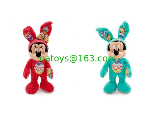 El ratón Minnie y el ratón Mickey, juguetes blandos para celebrar el festival.