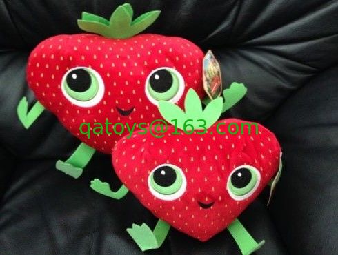 2 Juguetes de peluche rellenos de fresas y bayas