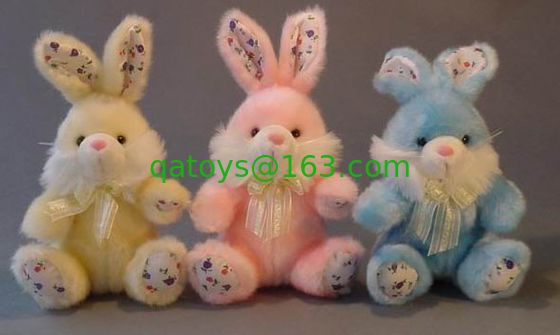 Juguetes rellenos largos de los conejitos de pascua de la felpa del pelo pequeños, amarillo/rosa/azul