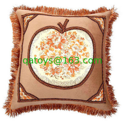 Amortiguadores y almohadas antiguos del sofá del estilo de Europa para el coche/la cama en Brown
