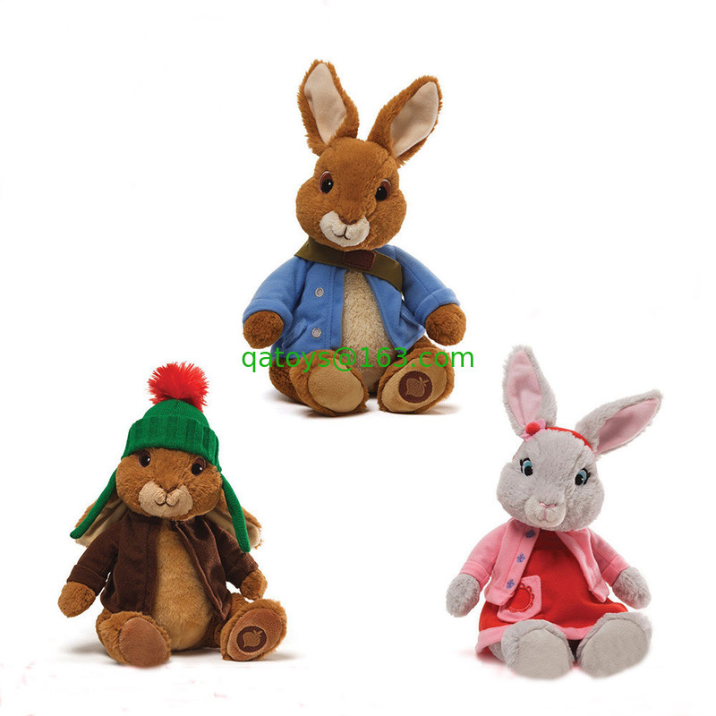Los juguetes de la felpa del conejito del conejo de Pascua Peter de los peluches para el festival celebran